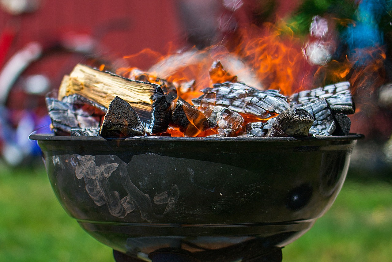 煙以外にもある庭でBBQをするときの注意点